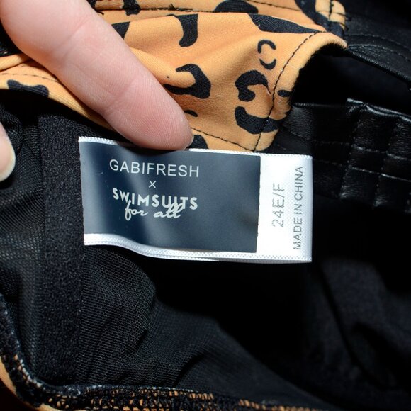 Plus Size 24 E/F Swimsuits For All GabiFresh Leopard Plunge Underwire Bikini Top - Picture 7 of 11